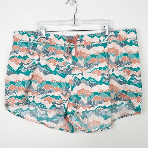 NWT THE NORTH FACE Class V Shorts Porcelain Green Mountain Camo Print 3X Shorts - Picture 3 of 6